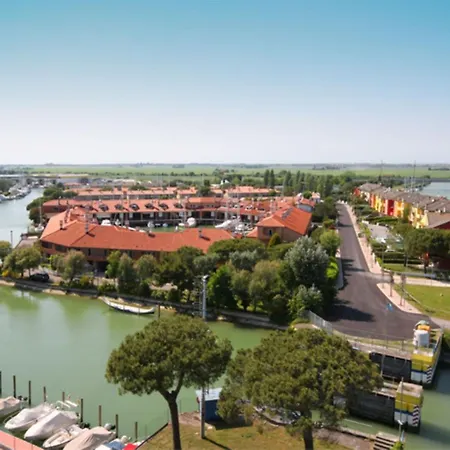 Cozy Flat With Balcony Caorle