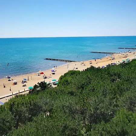Cozy Flat With Balcony Caorle