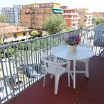 Apartment Cozy Flat With Balcony