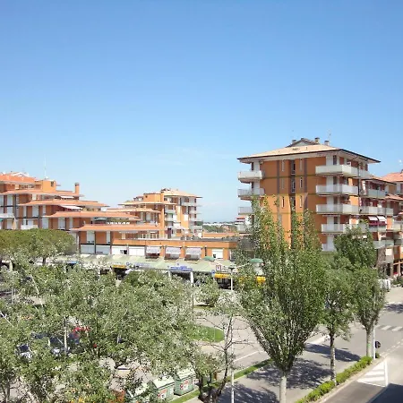 Cozy Flat With Balcony Appartamento Caorle